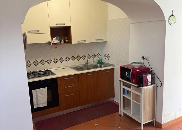 Cozy On Street Level *