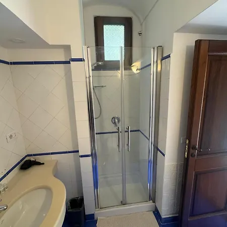 Apartment Cozy On Street Level