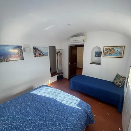 Apartment Cozy On Street Level Positano